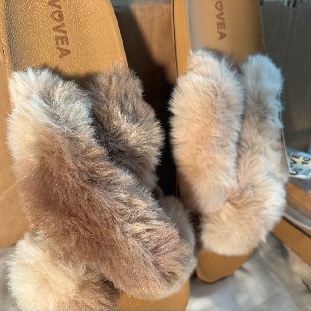 NWT-Vovea furry slides slip-on shoes plush crossover straps flat anti-slip sole - Picture 6 of 8